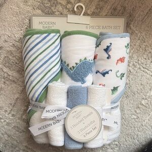 NWT Blue & Green Dinosaur 6-Piece Kids Bath Set